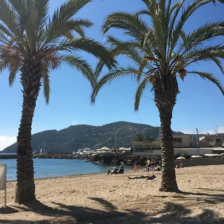 Centre -les Hauts De Lerins 公寓